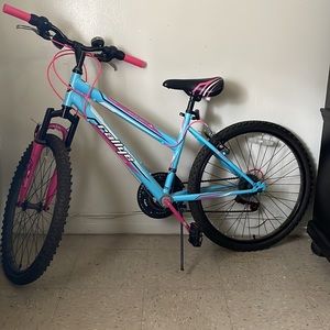 Girls mountain bike barely used